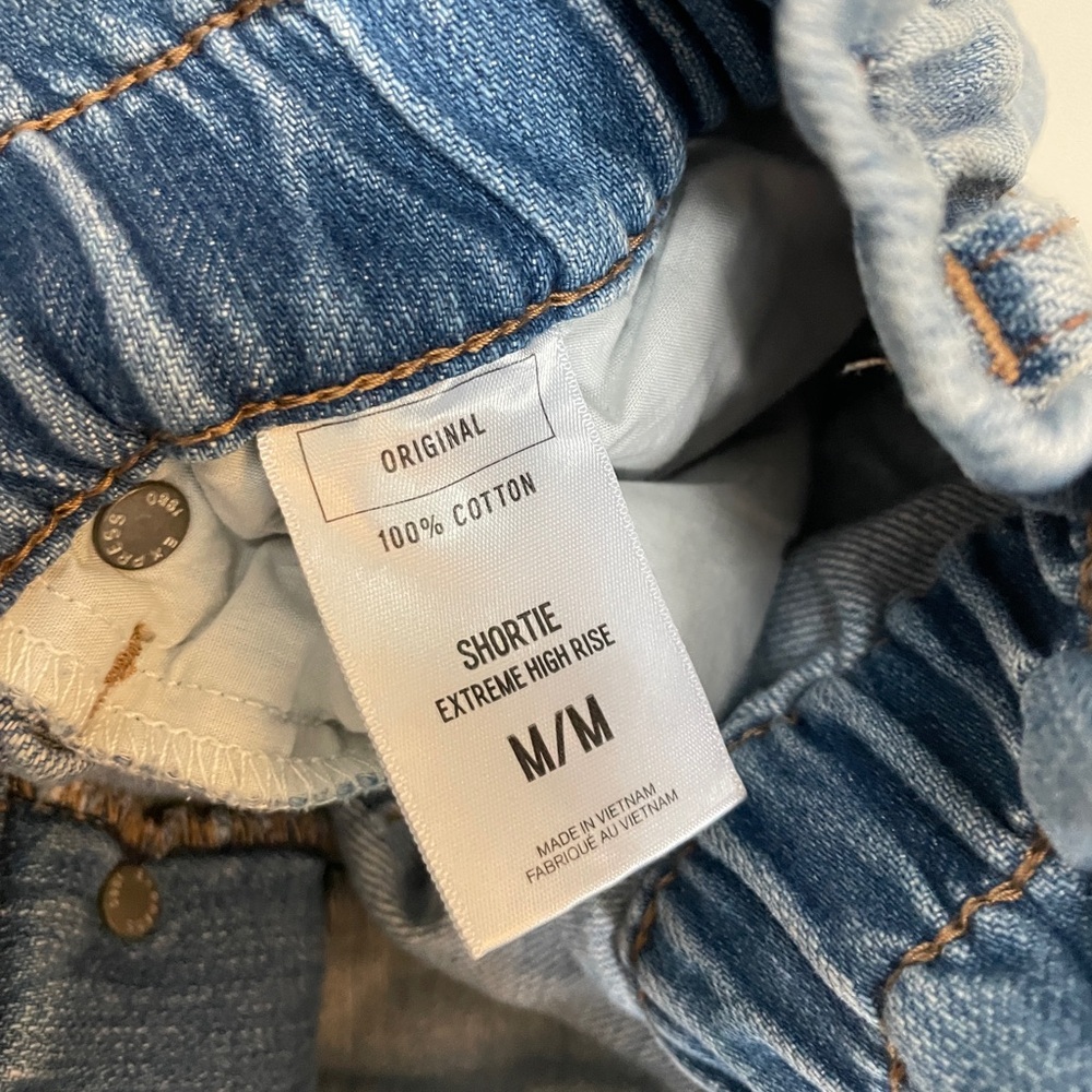 Express Denim “Shortie Extreme High Rise” - Picture 4 of 4